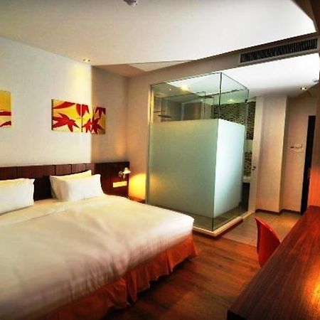 French Hotel Ίπο Εξωτερικό φωτογραφία