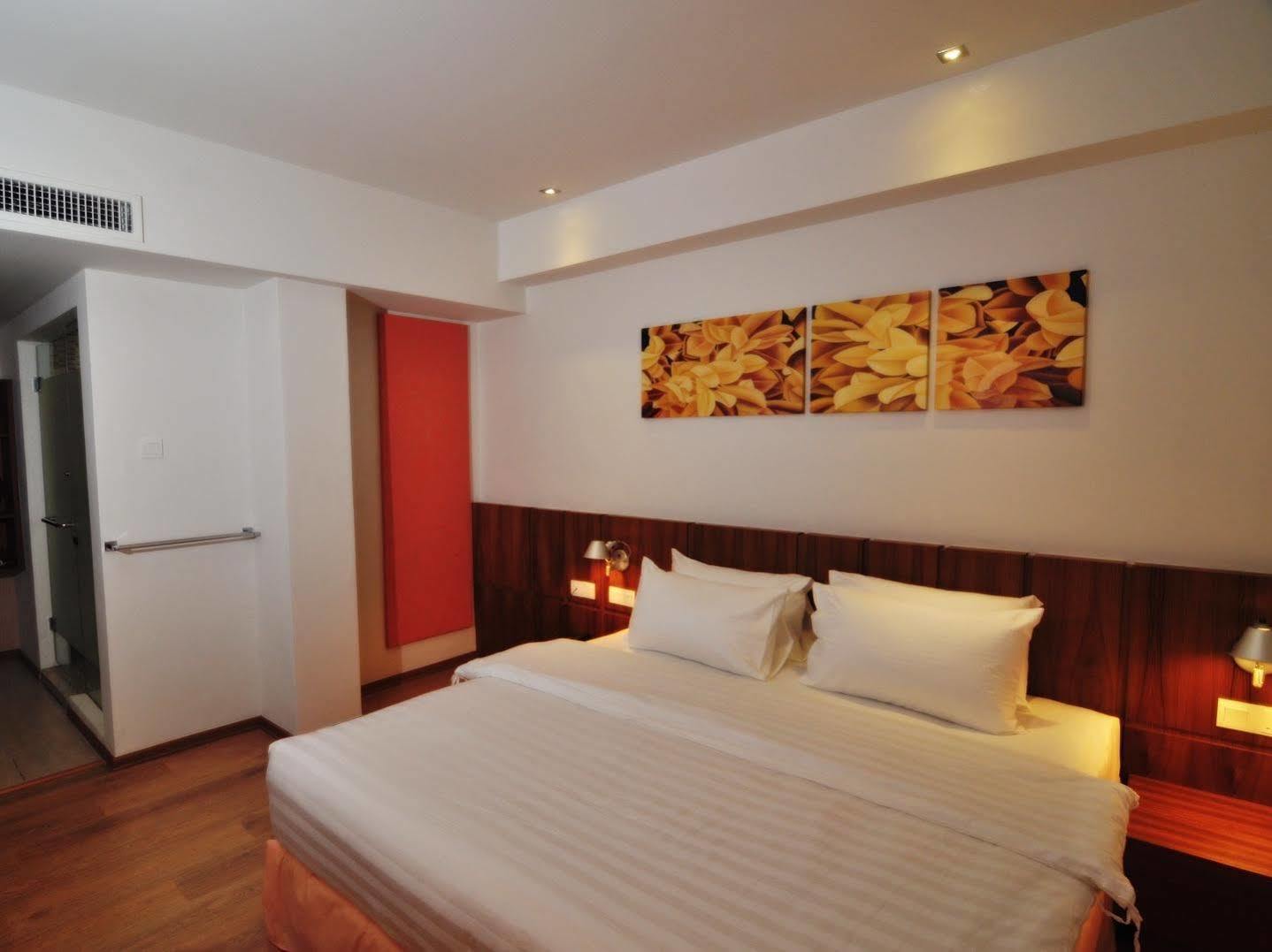 French Hotel Ίπο Εξωτερικό φωτογραφία